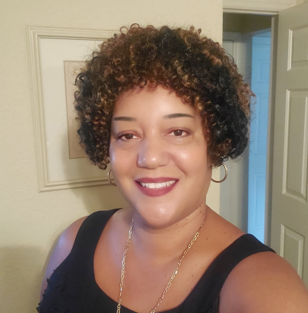 Meet your Posher, Renelda